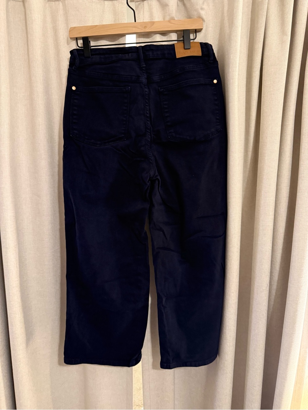 Judy Blue Navy Garment Dyed Cropped Jeans 11/30 - Picture 2 of 3